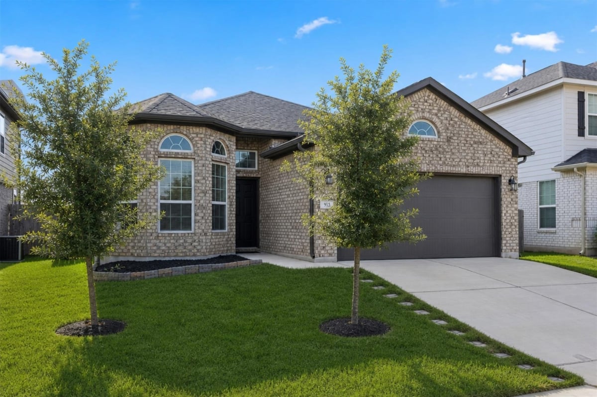 View 913 Blue Oak BLVD in Blanco Vista 913 Blue Oak BLVD - front exterior - Luxury home in Blanco Vista, San Marcos, TX