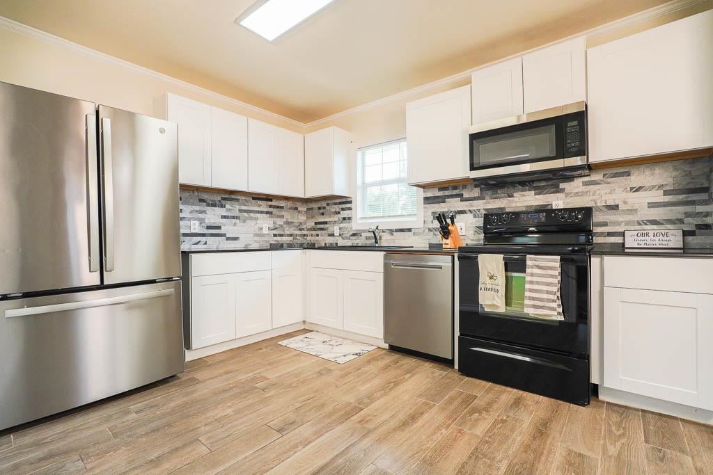 Primary bedroom at 913 Hander Ln - 3 bed 2 bath home