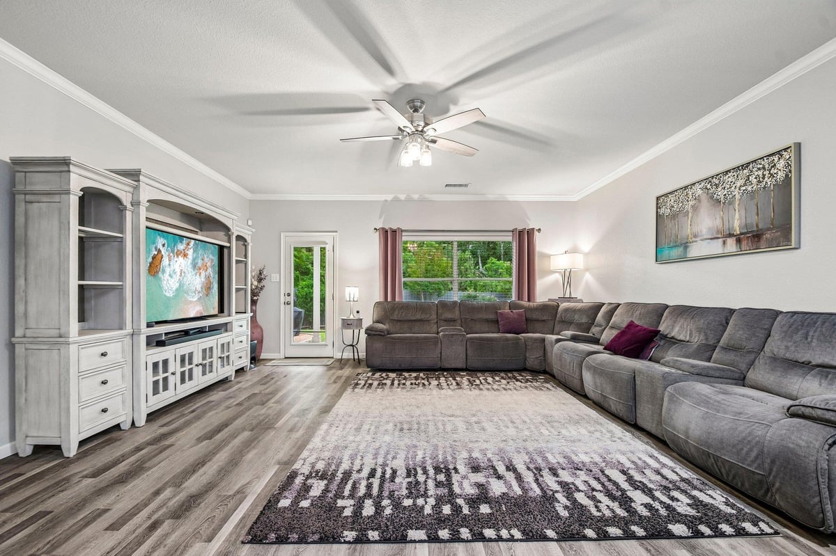 Kitchen at 913 Hyde Park Dr - 5 bed 3 bath home