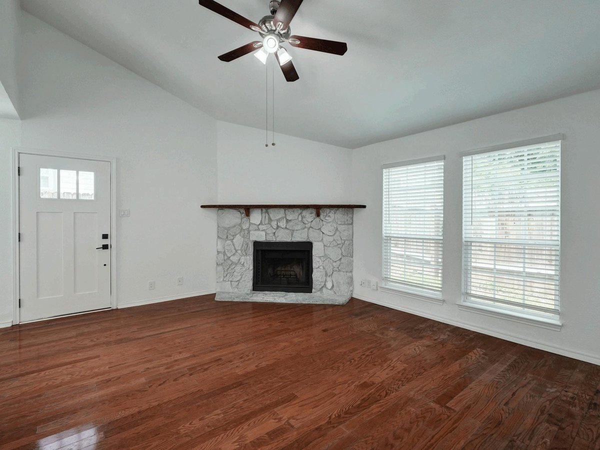 View 913 Sirocco Dr Unit #A & B in Southbreeze 913 Sirocco Dr Unit #A & B - front exterior - Luxury home in Southbreeze, Austin, TX