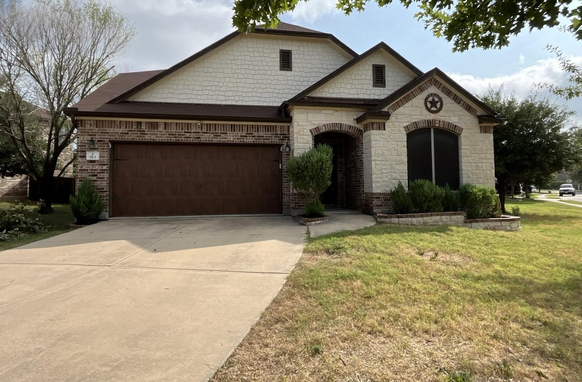 View 913 Water Hyacinth LOOP in Crystal Crossing Ph 1 913 Water Hyacinth LOOP - property photo 1 - Luxury home in Crystal Crossing Ph 1, Leander, TX