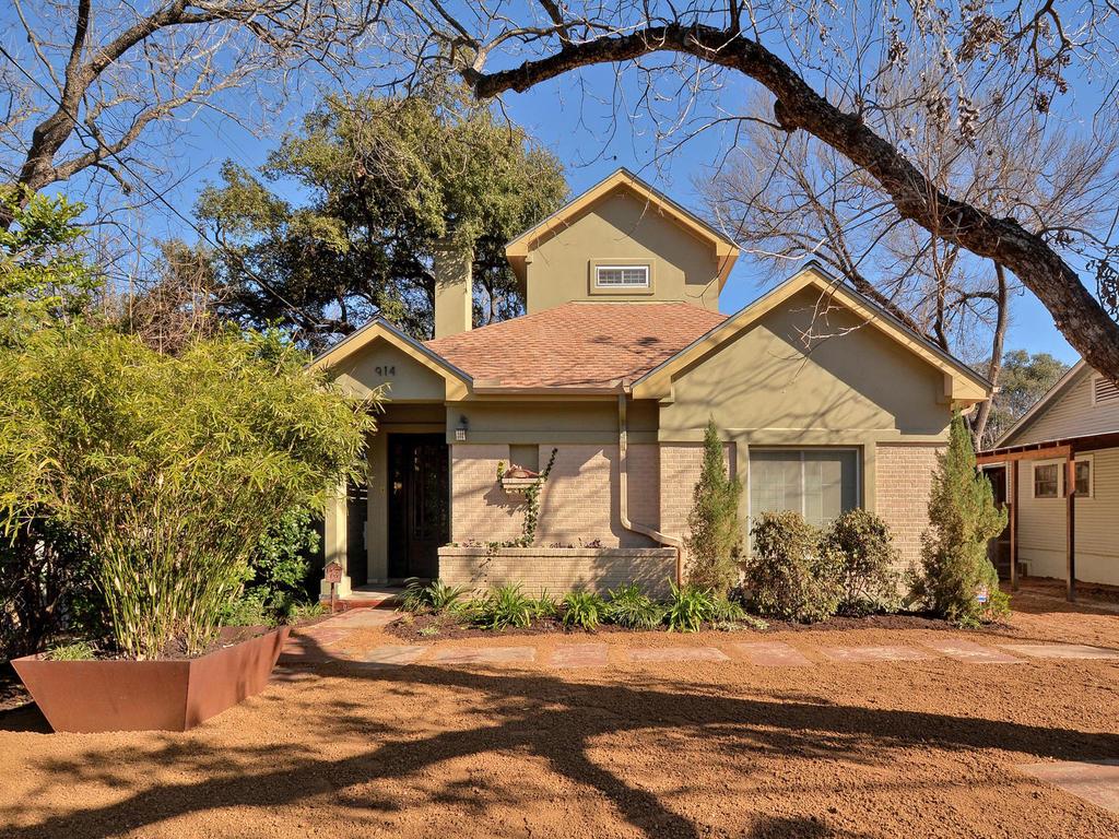 View 914 Jewell ST in Capital Heights 914 Jewell ST - front exterior - Luxury home in Capital Heights, Austin, TX