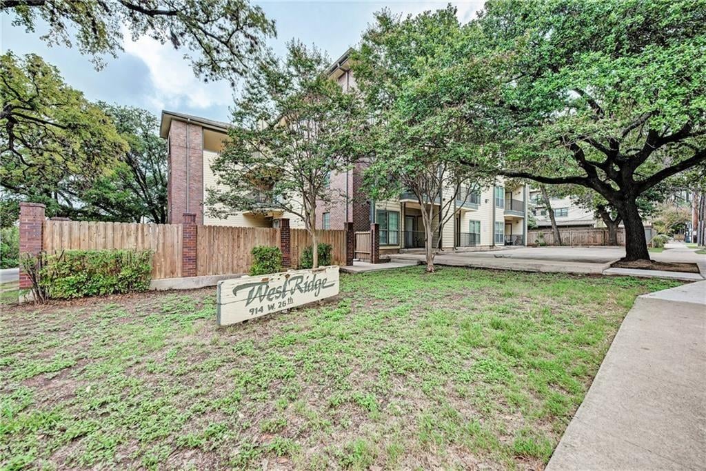 View 914 W 26th ST Unit #304 in West Ridge Condo 914 W 26th ST Unit #304 - front exterior - Luxury home in West Ridge Condo, Austin, TX