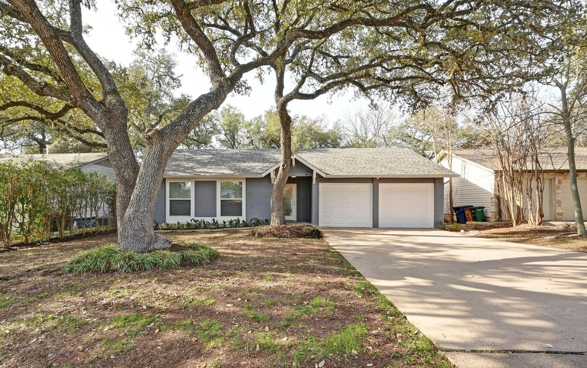 View 915 Bodark LN in Hillside Oaks 915 Bodark LN - front exterior - Luxury home in Hillside Oaks, Austin, TX