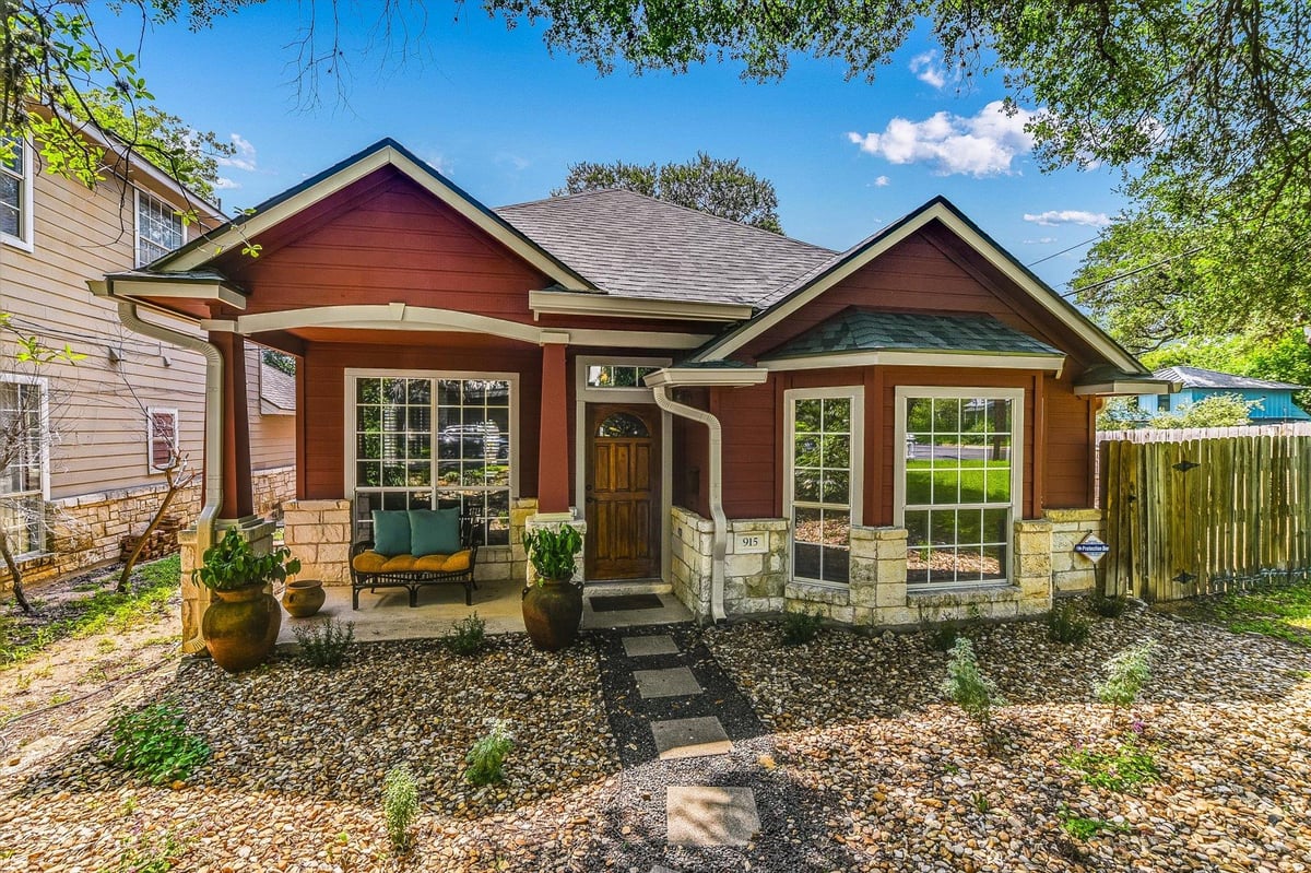View 915 Garner Ave in Barton Heights 915 Garner Ave - front exterior - Luxury home in Barton Heights, Austin, TX