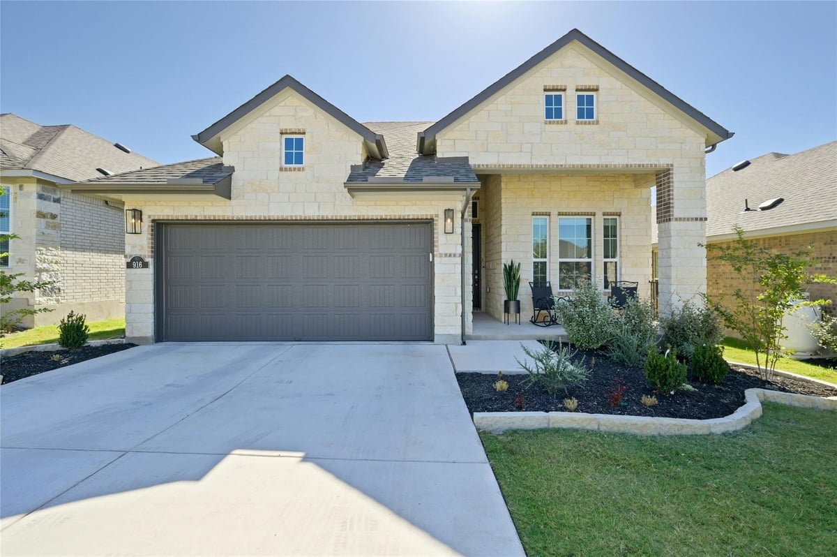 View 916 Leaning Oak Ln in Water Oak North Sec 6 916 Leaning Oak Ln - property photo 1 - Luxury home in Water Oak North Sec 6, Georgetown, TX