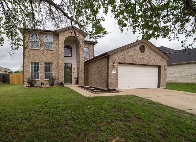 Living area at 916 Mustang Trl - 4 bed 2 bath home
