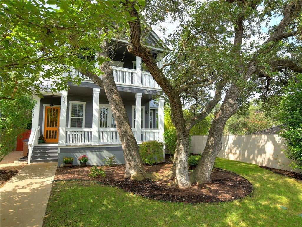 View 917 W Live Oak St in Bouldin South Ext Amd 917 W Live Oak St - property photo 1 - Luxury home in Bouldin South Ext Amd, Austin, TX