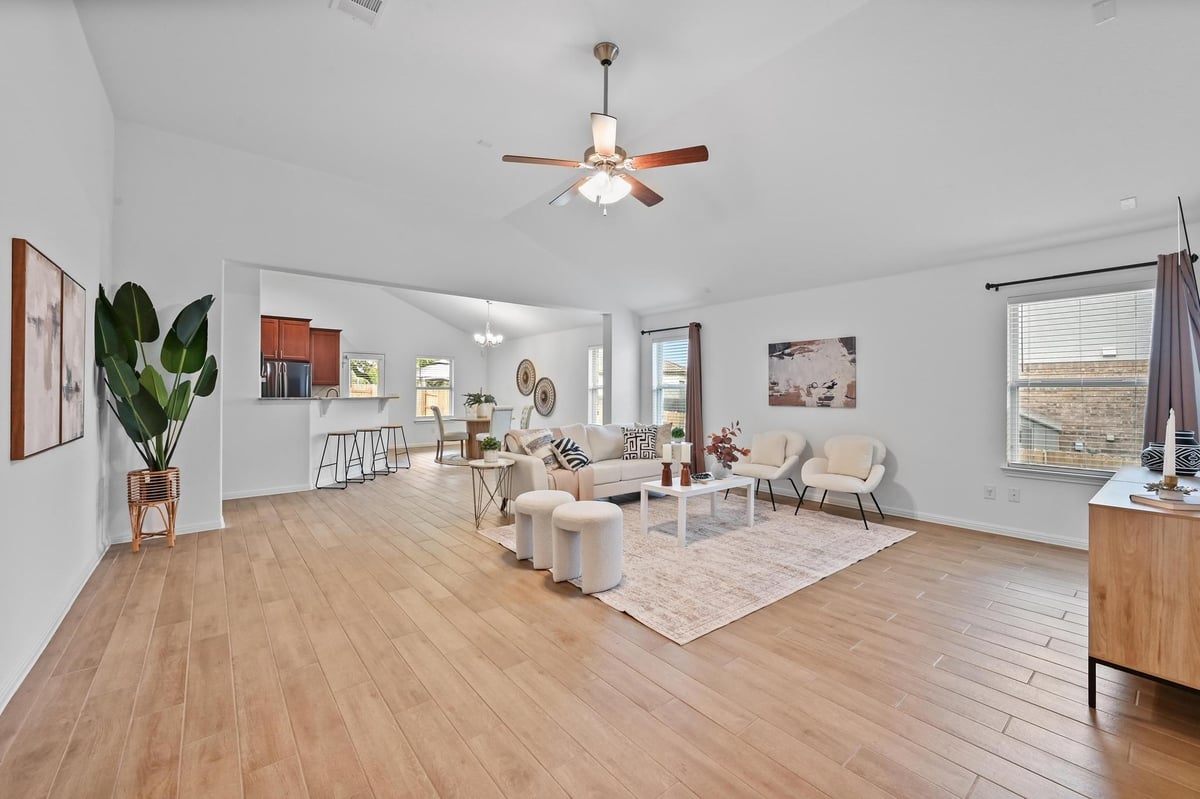 Primary bedroom at 918 Valley View Dr - 5 bed 3 bath home
