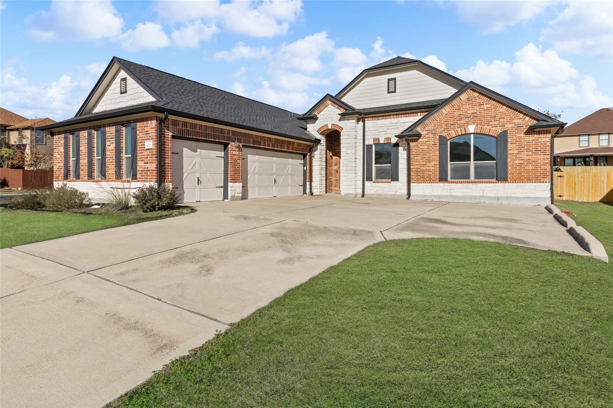 View 920 Autumn Sage Way in Spring Trails Ph 6 920 Autumn Sage Way - front exterior - Luxury home in Spring Trails Ph 6, Pflugerville, TX
