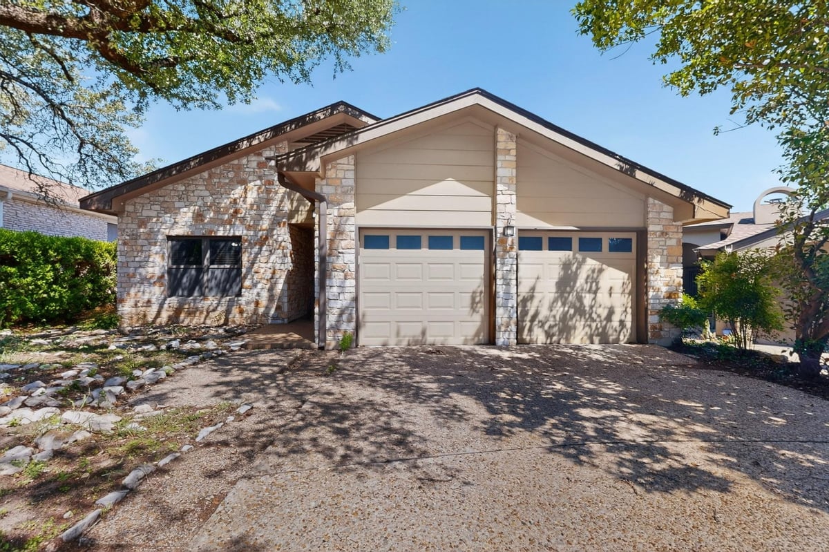 View 9202 Amberwood CV in Great Hills 7-A 9202 Amberwood CV - property photo 1 - Luxury home in Great Hills 7-A, Austin, TX