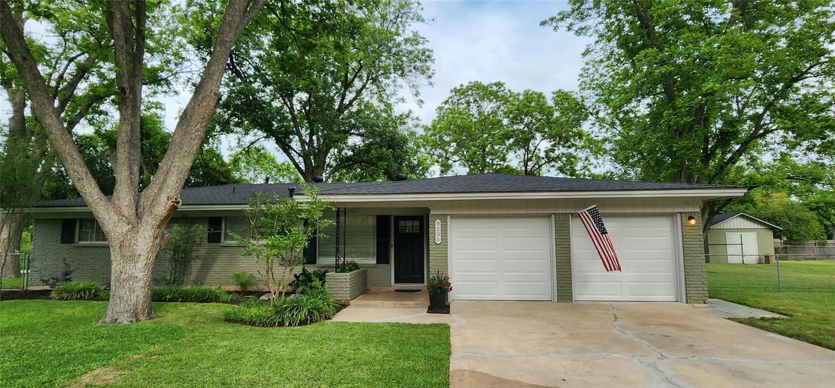 View 9205 Happy Trl in Walnut Place Sec 01 9205 Happy Trl - front exterior - Luxury home in Walnut Place Sec 01, Austin, TX