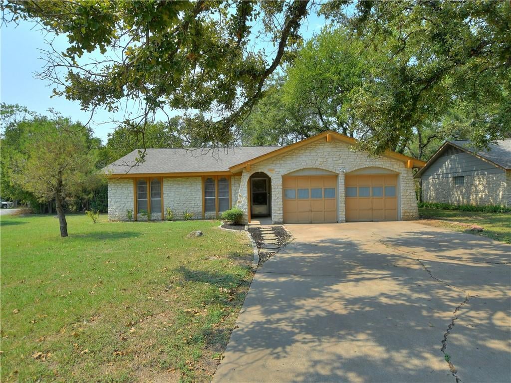 View 9208 Robins Nest Ln in Jolly Oaks Ph 1 9208 Robins Nest Ln - front exterior - Luxury home in Jolly Oaks Ph 1, Austin, TX