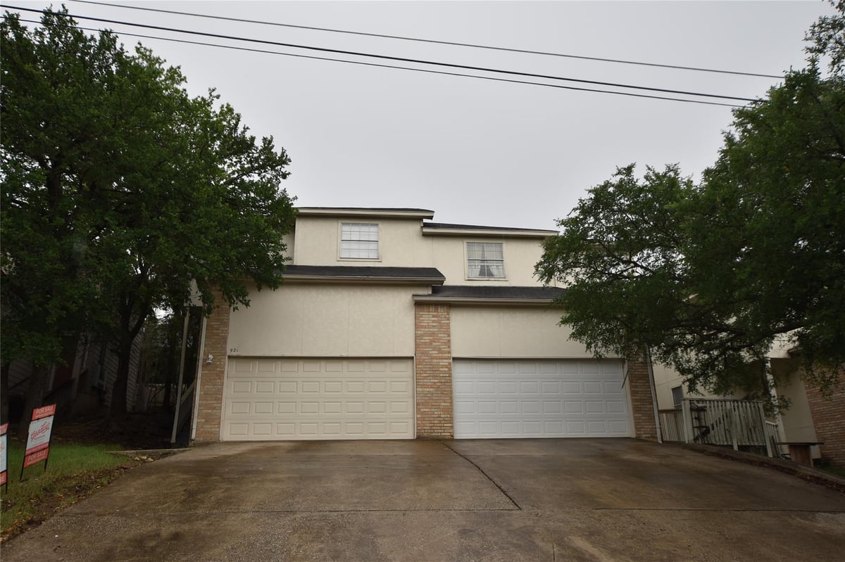View 921-923 Sagewood Trl in Hughson Heights Sec 03 C 921-923 Sagewood Trl - front exterior - Luxury home in Hughson Heights Sec 03 C, San Marcos, TX