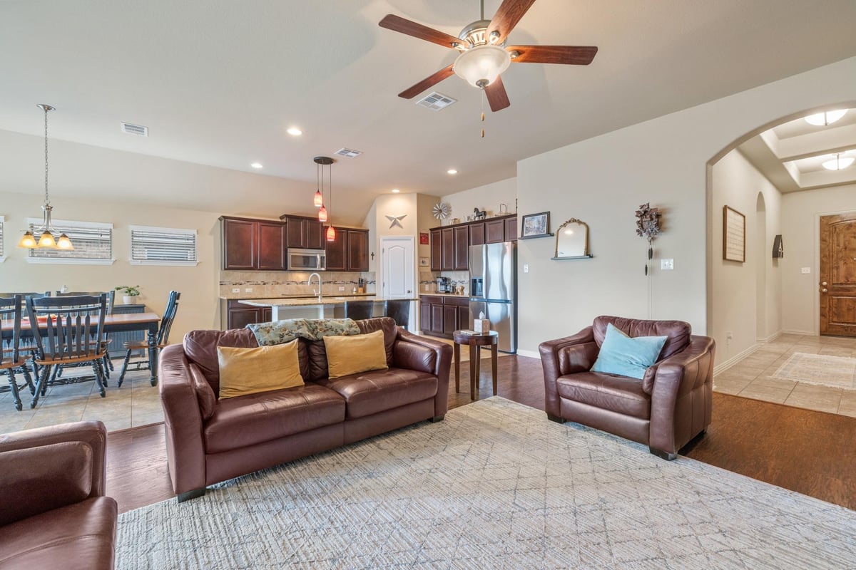 Living area at 921 Tabernash Dr - 4 bed 2 bath home