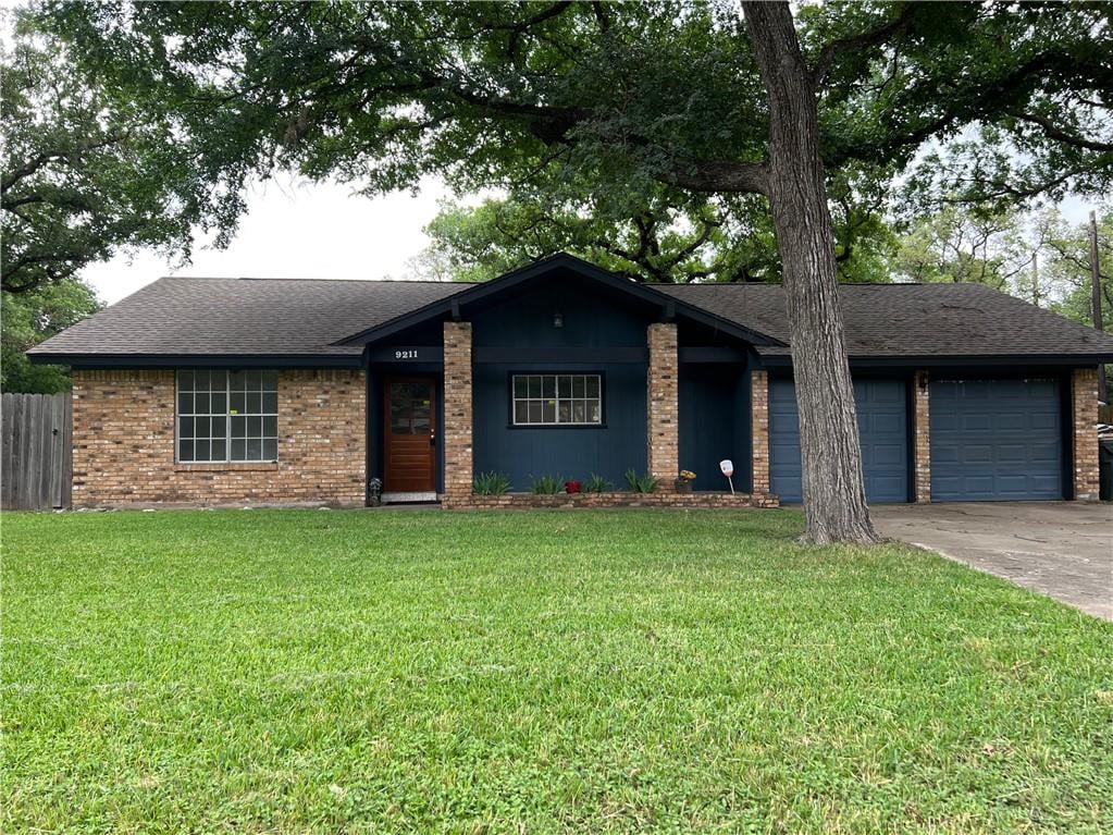 View 9211 Robins Nest Ln in Jolly Oaks Ph 1 9211 Robins Nest Ln - front exterior - Luxury home in Jolly Oaks Ph 1, Austin, TX