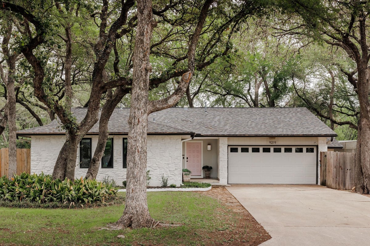 Living area at 9219 Independence Loop - 3 bed 2 bath home