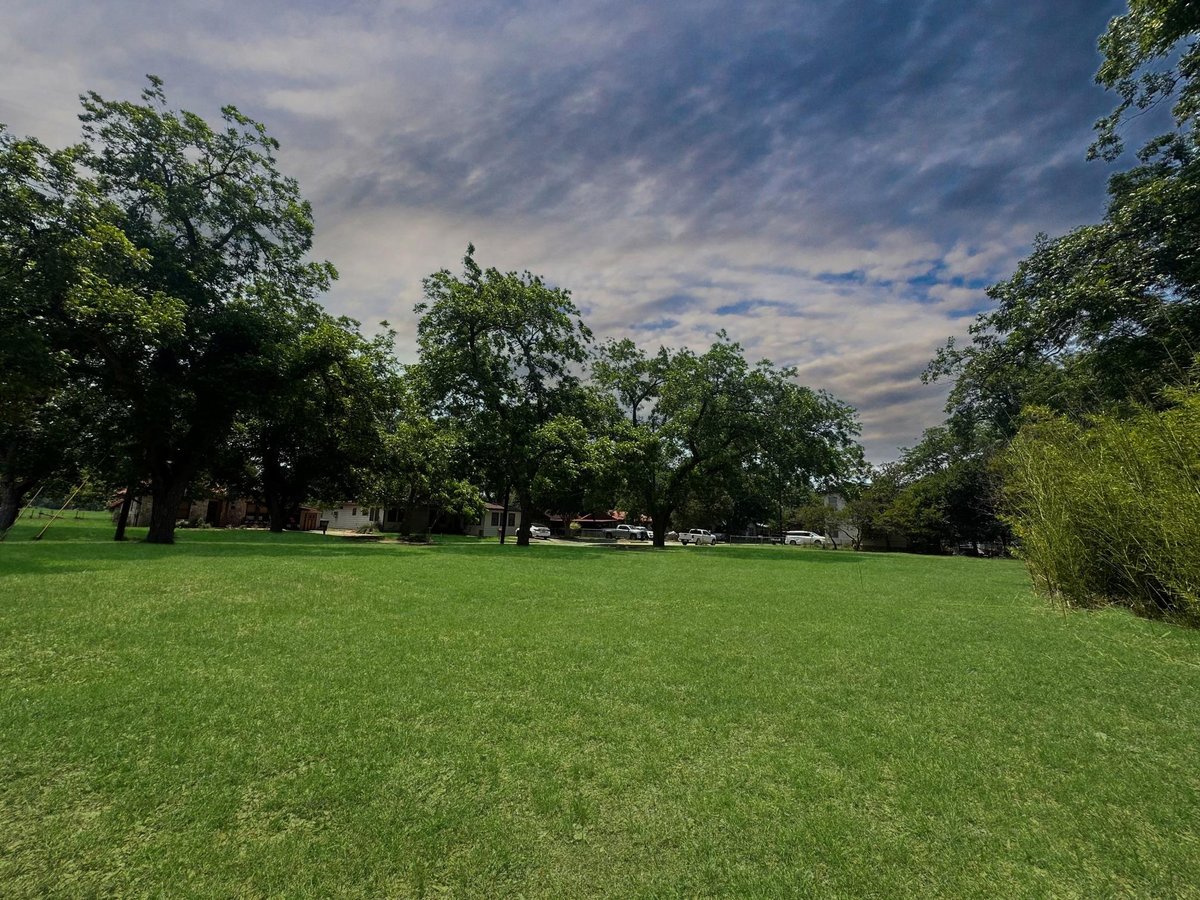 View 922 Booneville Ave in LANDA PARK ESTATES 922 Booneville Ave - front exterior - Luxury lot in LANDA PARK ESTATES, New Braunfels, TX