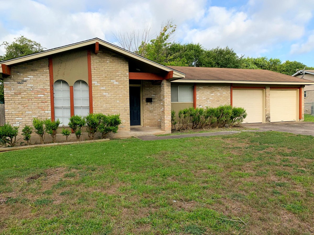 View 9222 Meadow Vale in Quail Creek West Sec 03 9222 Meadow Vale - property photo 1 - Luxury home in Quail Creek West Sec 03, Austin, TX