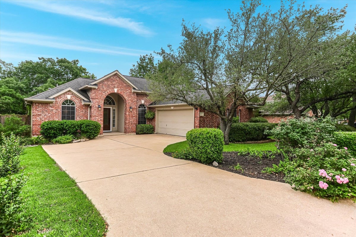 9225 Edwardson Ln - front exterior - Luxury home in Circle C Ranch Ph A Sec 01, Austin, TX