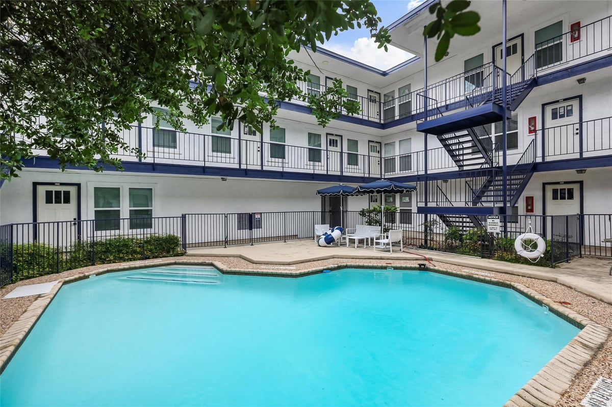 View 923 E 41st ST Unit #105 in Dure Len C 923 E 41st ST Unit #105 - front exterior - Luxury home in Dure Len C, Austin, TX