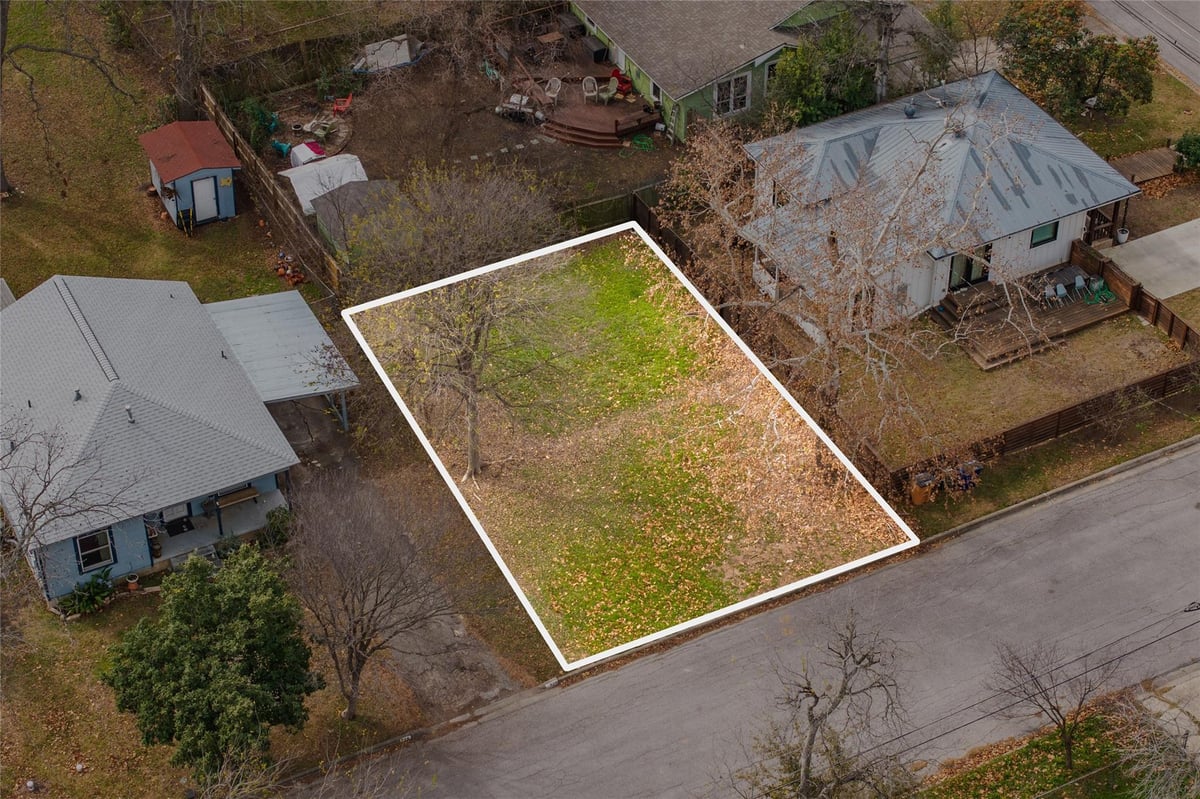 View 927 W 56th St 927 W 56th St - front exterior - Luxury lot in Austin, TX
