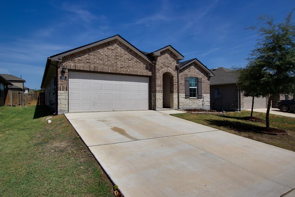 View 928 Adler WAY in Cottonwood Creek Ph 3 Unit 4 928 Adler WAY - property photo 1 - Luxury home in Cottonwood Creek Ph 3 Unit 4, San Marcos, TX