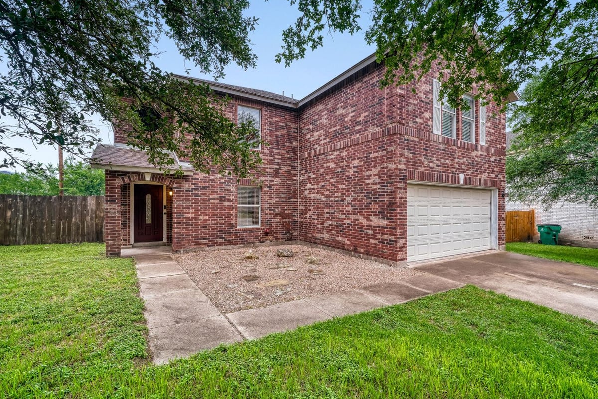Primary bedroom at 928 Justeford Dr - 3 bed 2 bath home