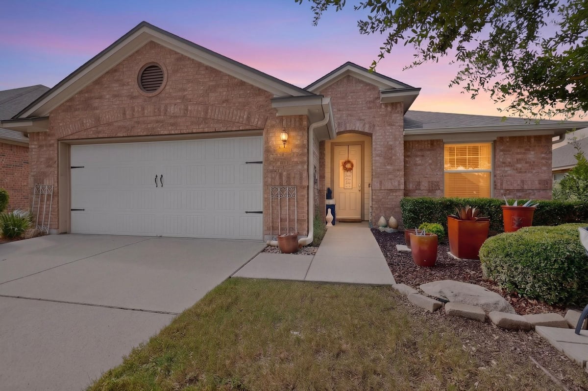 View 928 Tabernash DR in SAVANNA RANCH 928 Tabernash DR - front exterior - Luxury home in SAVANNA RANCH, Leander, TX