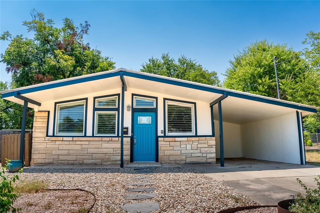 View 929 E 54th St in Hill 929 E 54th St - front exterior - Luxury home in Hill, Austin, TX