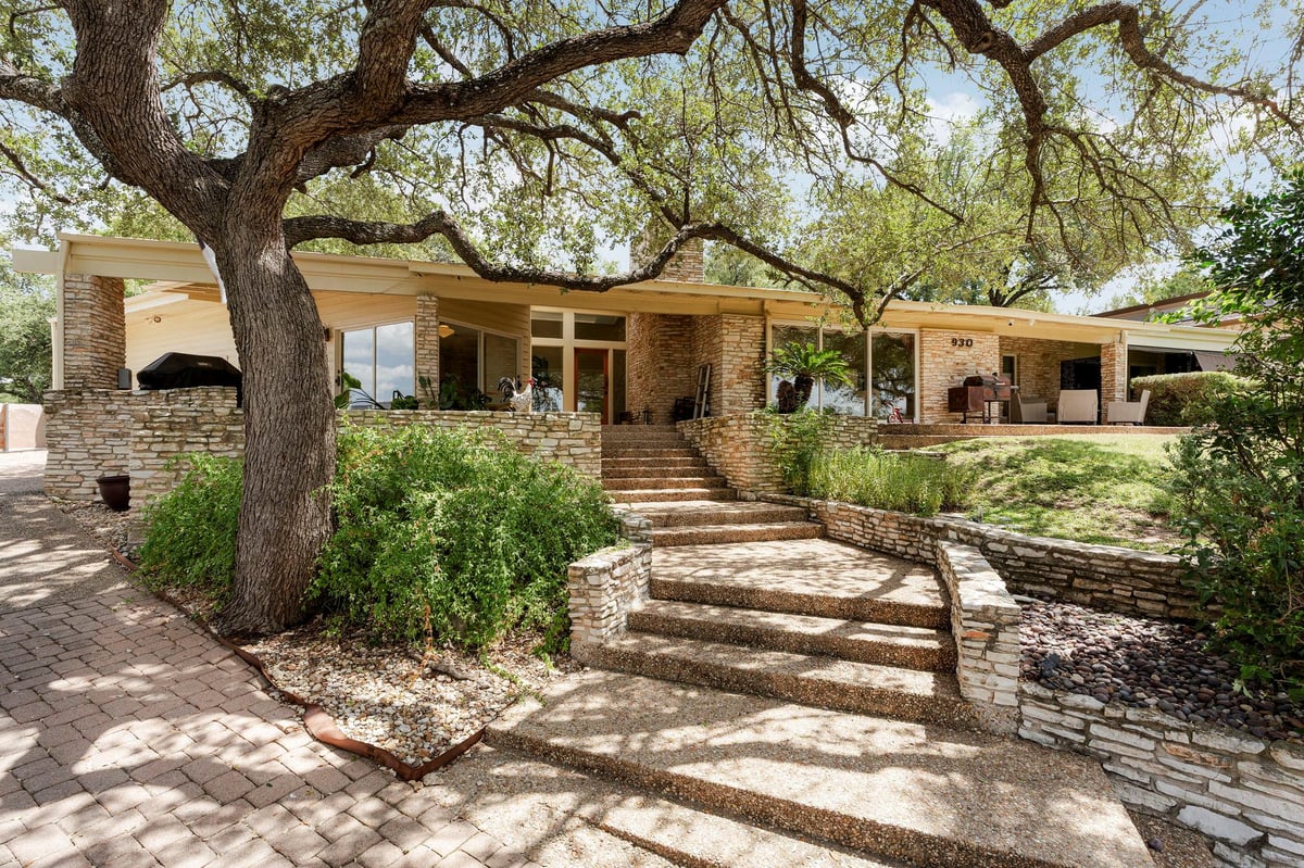 View 930 Electra in LAKEWAY SEC 13 930 Electra - property photo 1 - Luxury home in LAKEWAY SEC 13, Lakeway, TX