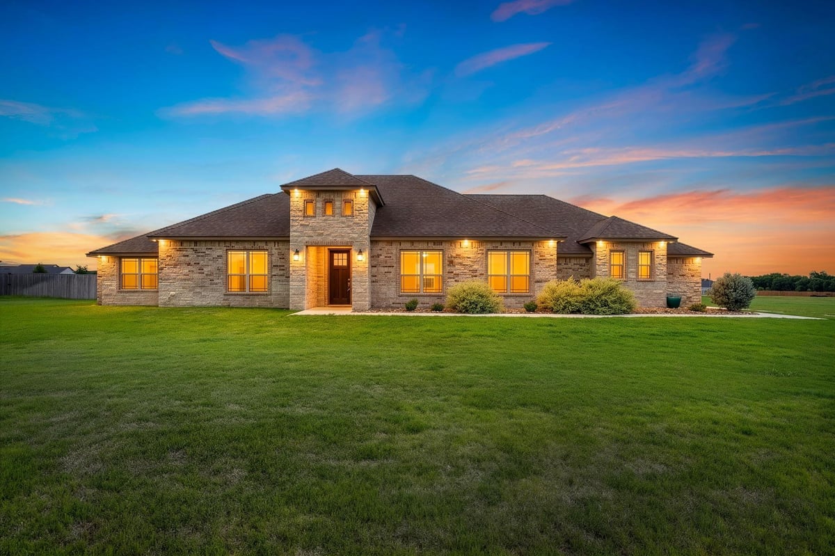 View 930 Inka RD in Overlook/Salado 930 Inka RD - property photo 1 - Luxury home in Overlook/Salado, Salado, TX