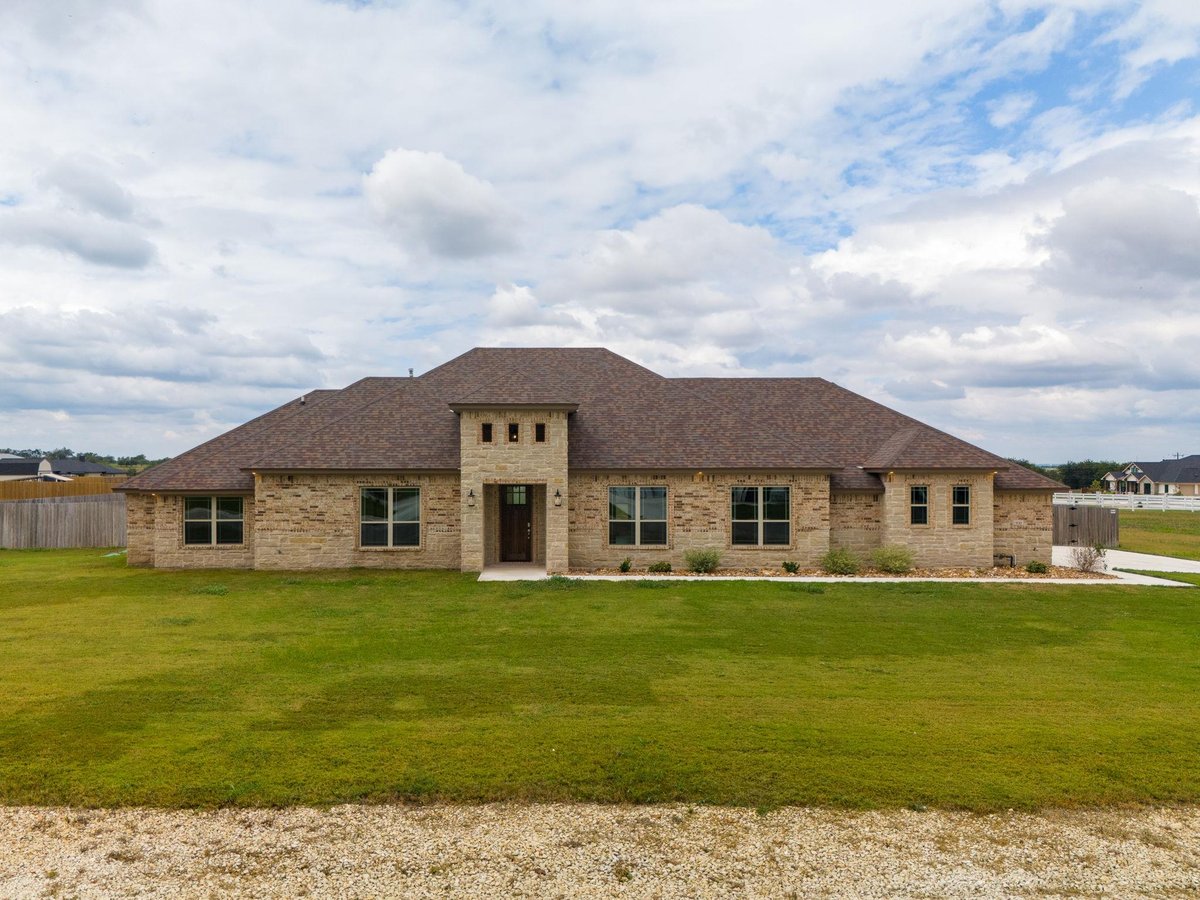 View 930 Inka Rd in Overlook/Salado 930 Inka Rd - front exterior - Luxury home in Overlook/Salado, Salado, TX