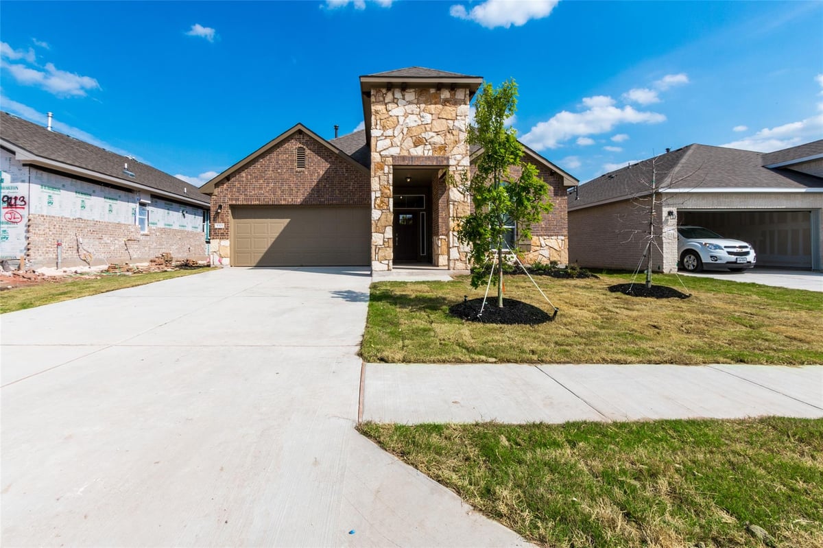 View 9301 Alex LN in SOUTHPARK MEADOWS 9301 Alex LN - property photo 1 - Luxury home in SOUTHPARK MEADOWS, Austin, TX