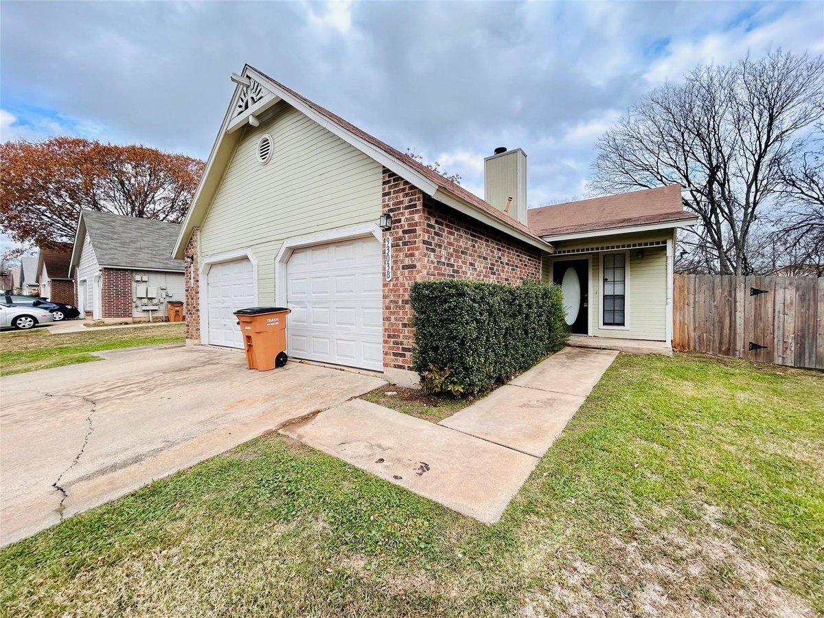 View 9303 Kempler DR Unit #b in Tanglewood Forest Sec 01 Ph B 9303 Kempler DR Unit #b - property photo 1 - Luxury home in Tanglewood Forest Sec 01 Ph B, Austin, TX