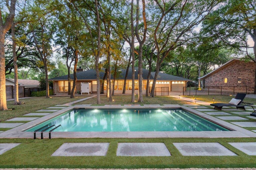 View 9304 Spring Hollow Dr in Balcones Village Sec 05 Ph A 9304 Spring Hollow Dr - front exterior - Luxury home in Balcones Village Sec 05 Ph A, Austin, TX