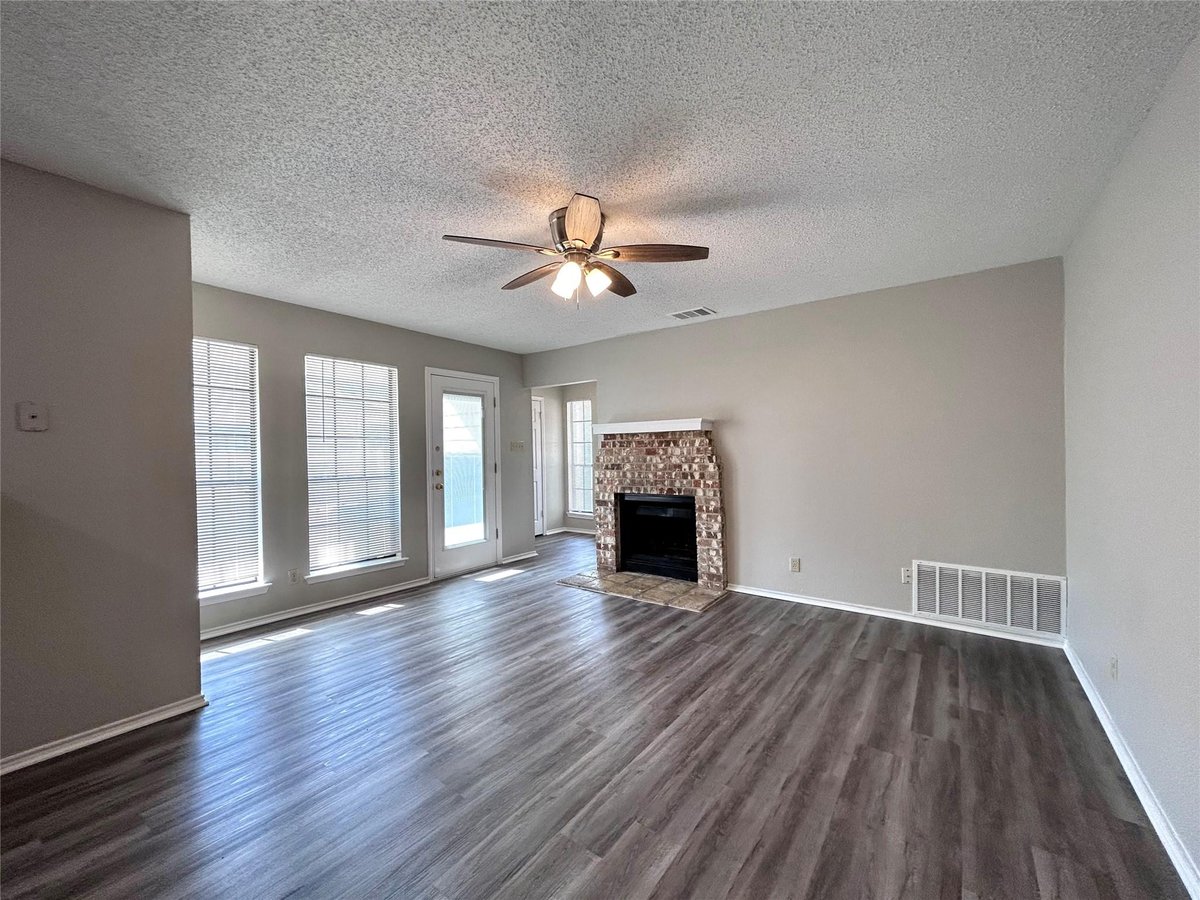 View 9305 Kempler DR Unit #B in Tanglewood Forest Sec 01 Ph B 9305 Kempler DR Unit #B - property photo 1 - Luxury home in Tanglewood Forest Sec 01 Ph B, Austin, TX