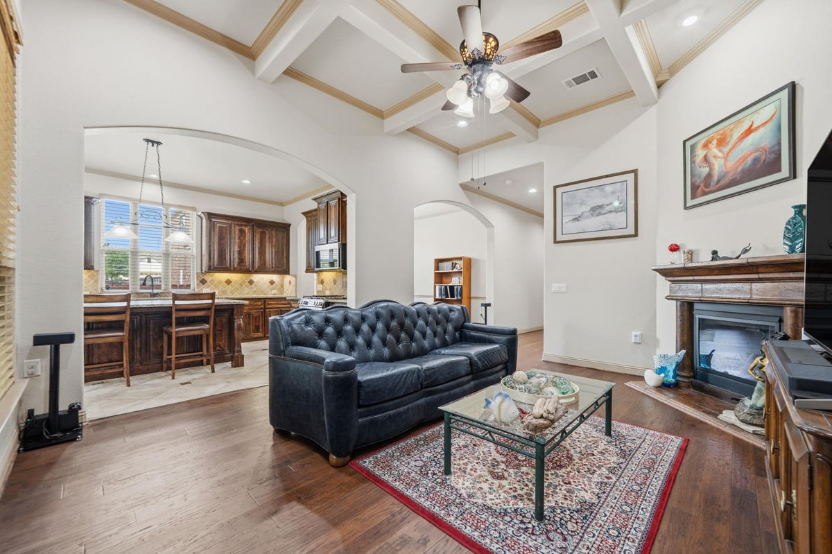 Living area at 9312 Sydney Marilyn Ln - 3 bed 2 bath home
