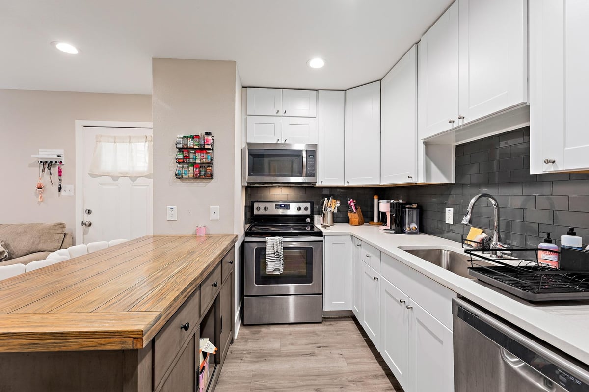 Living area at 935 La Posada Dr Unit #128 - 2 bed 2 bath home