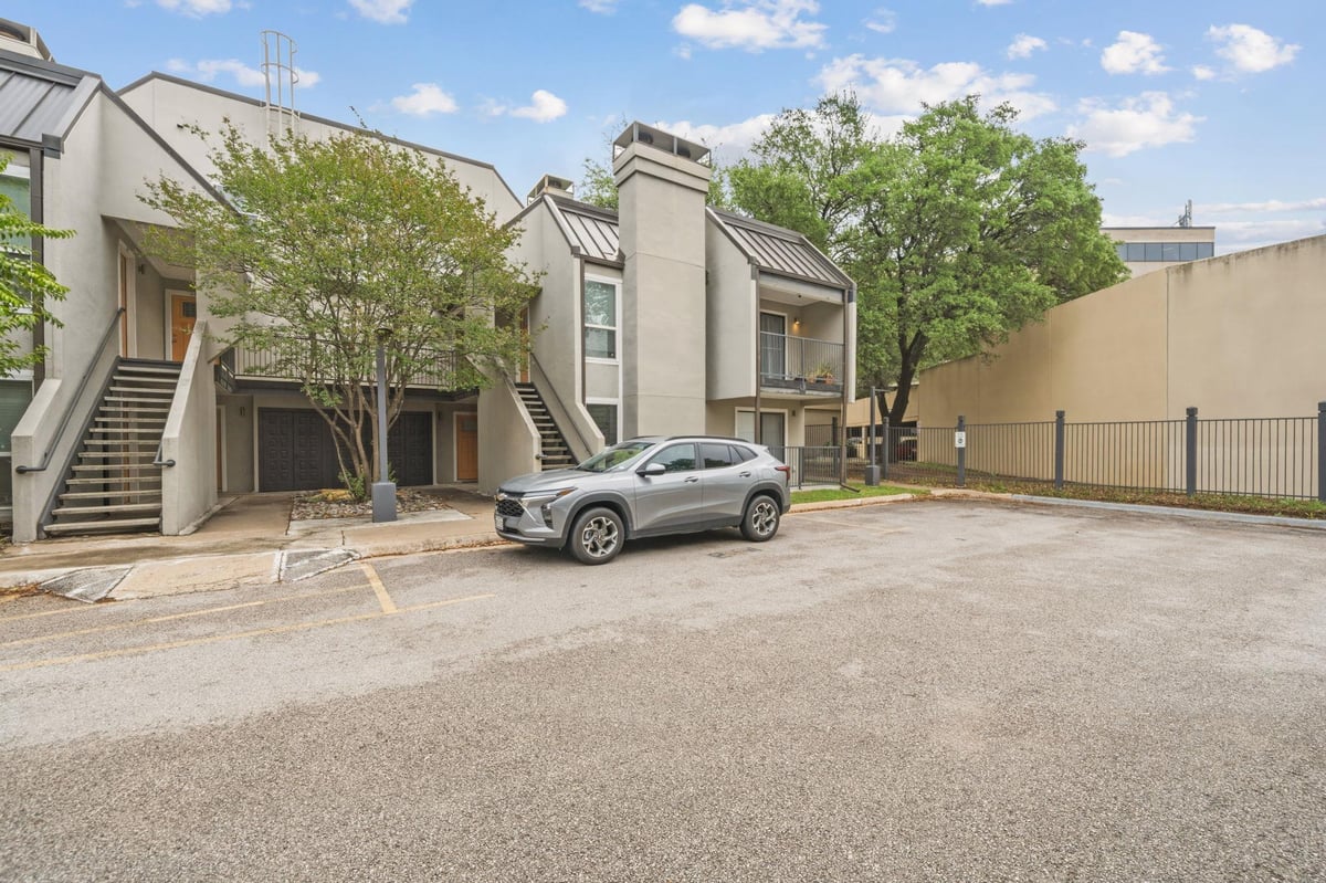 Primary bedroom at 935 La Posada Dr Unit #144 - 1 bed 1 bath home