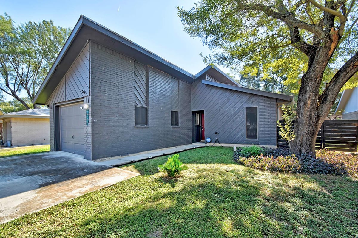 View 937 Sundance St in New Braunfels 937 Sundance St - property photo 1 - Luxury home in New Braunfels, New Braunfels, TX