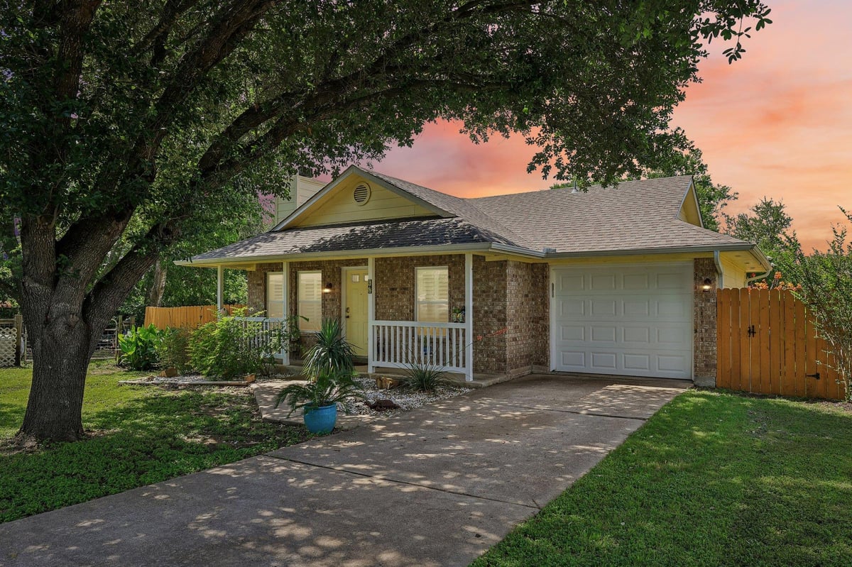 View 94 Louise ST in Red Town 94 Louise ST - front exterior - Luxury home in Red Town, Elgin, TX