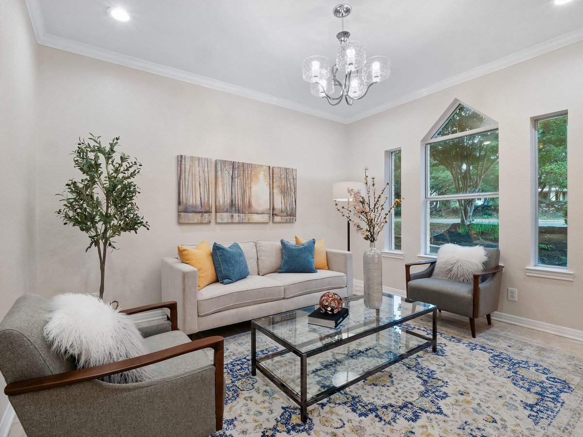 Living area at 9402 Bluegrass Dr - 3 bed 2 bath home
