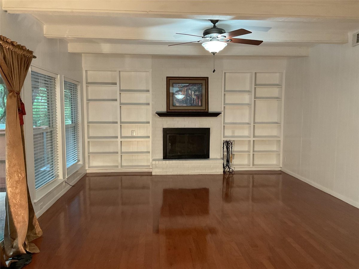 Living area - 9411 Cedar Crest Dr Living area at 9411 Cedar Crest Dr - 4 bed 2 bath home