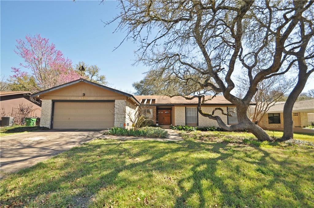 View 9415 Shady Oaks Dr in Village Oaks Sec 3 9415 Shady Oaks Dr - front exterior - Luxury home in Village Oaks Sec 3, Austin, TX
