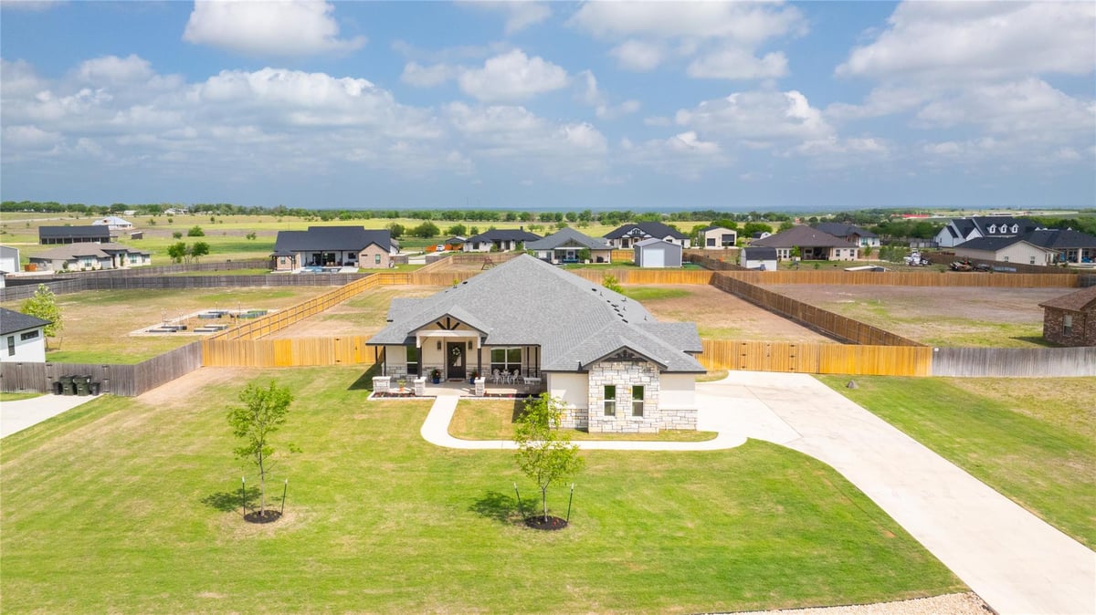 View 942 Inka Rd in Overlook/Salado 942 Inka Rd - property photo 1 - Luxury home in Overlook/Salado, Salado, TX