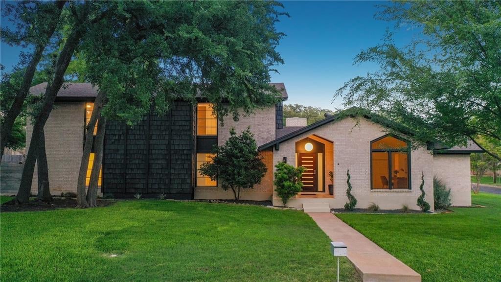 View 9423 Spring Hollow Dr in Balcones Village Sec 06 9423 Spring Hollow Dr - front exterior - Luxury home in Balcones Village Sec 06, Austin, TX