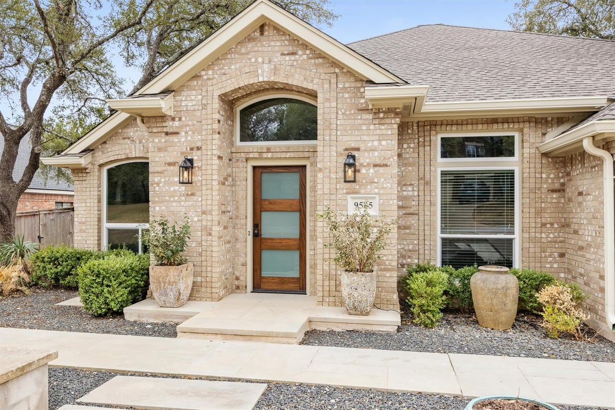 View 9505 Scenic Bluff DR in Barton Creek West 9505 Scenic Bluff DR - property photo 1 - Luxury home in Barton Creek West, Austin, TX