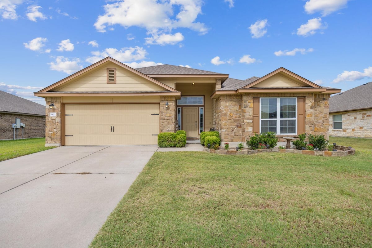 View 9507 Zayden DR in Splawn Ranch Sub Ph 9507 Zayden DR - front exterior - Luxury home in Splawn Ranch Sub Ph, Killeen, TX