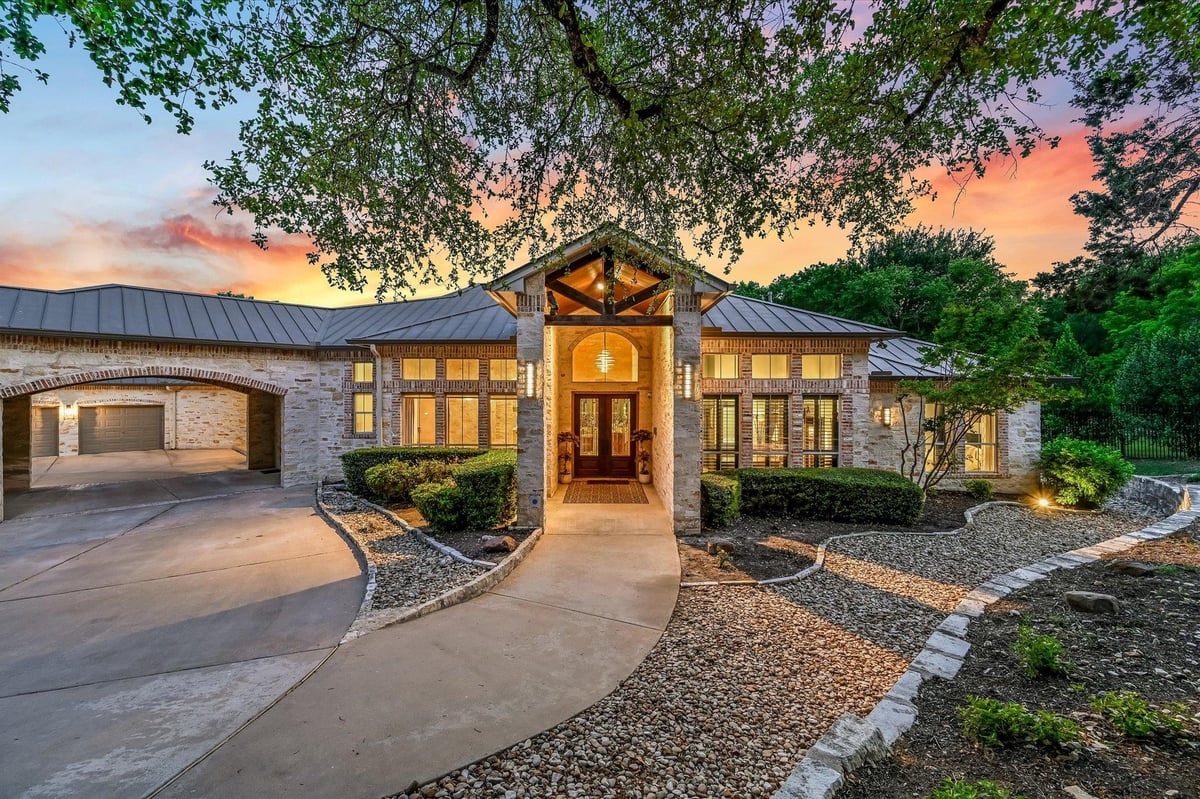 View 9509 Woody Ridge VW in Westminster Glen 9509 Woody Ridge VW - front exterior - Luxury home in Westminster Glen, Austin, TX
